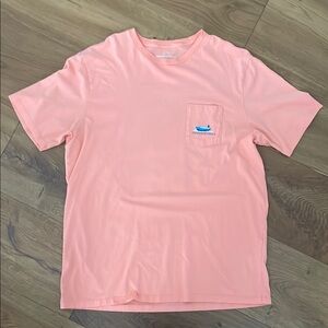 Vineyard vines, Large Coral Men’s pocket tee.